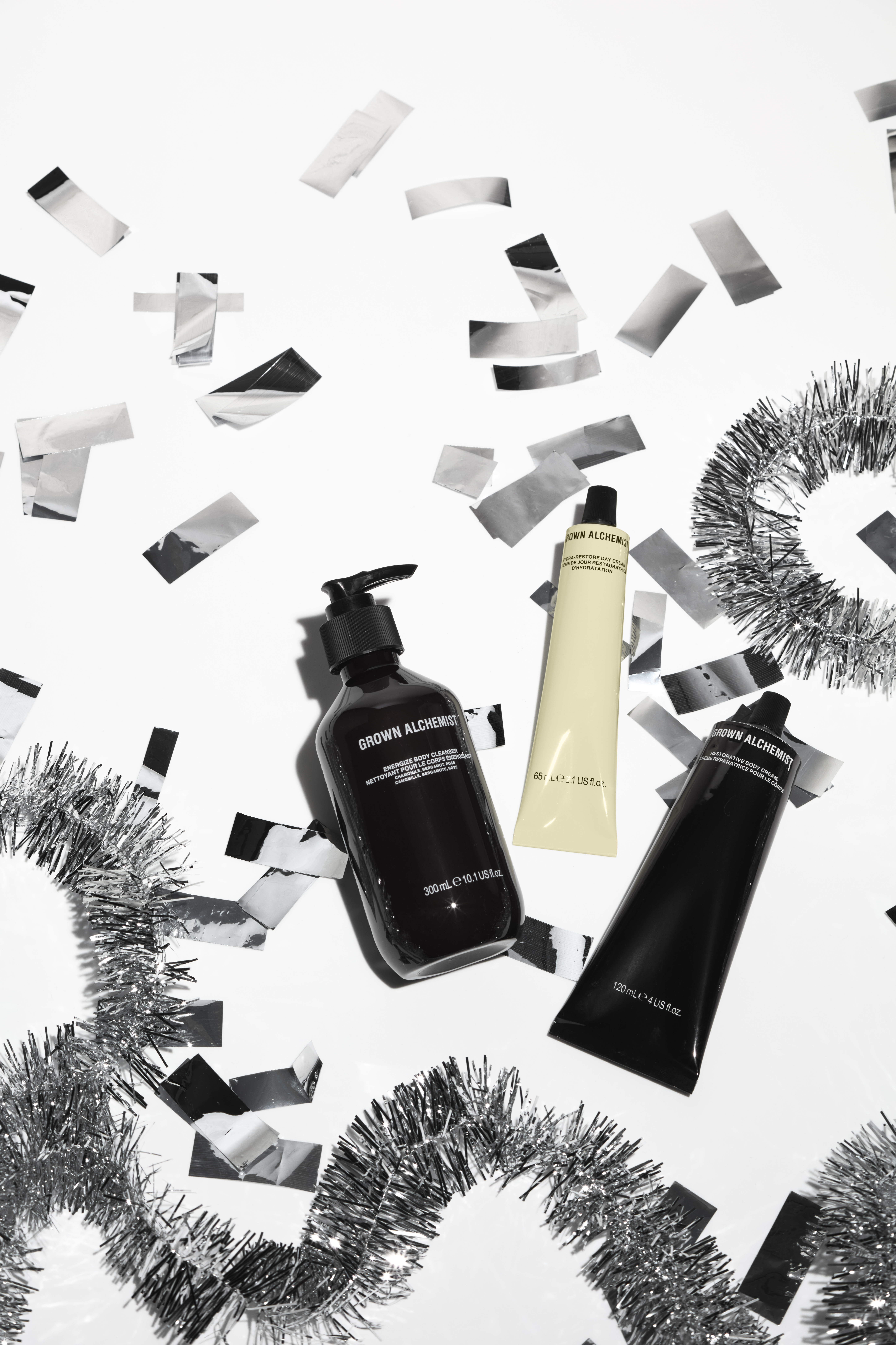 On-The-Go Essentials Kit&nbsp;—&nbsp;Тріо фаворитів для догляду за обличчям, губами та руками